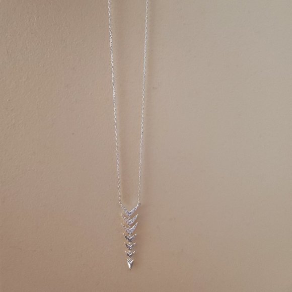 Stella & Dot Arrow Drop Necklace - Picture 1 of 1